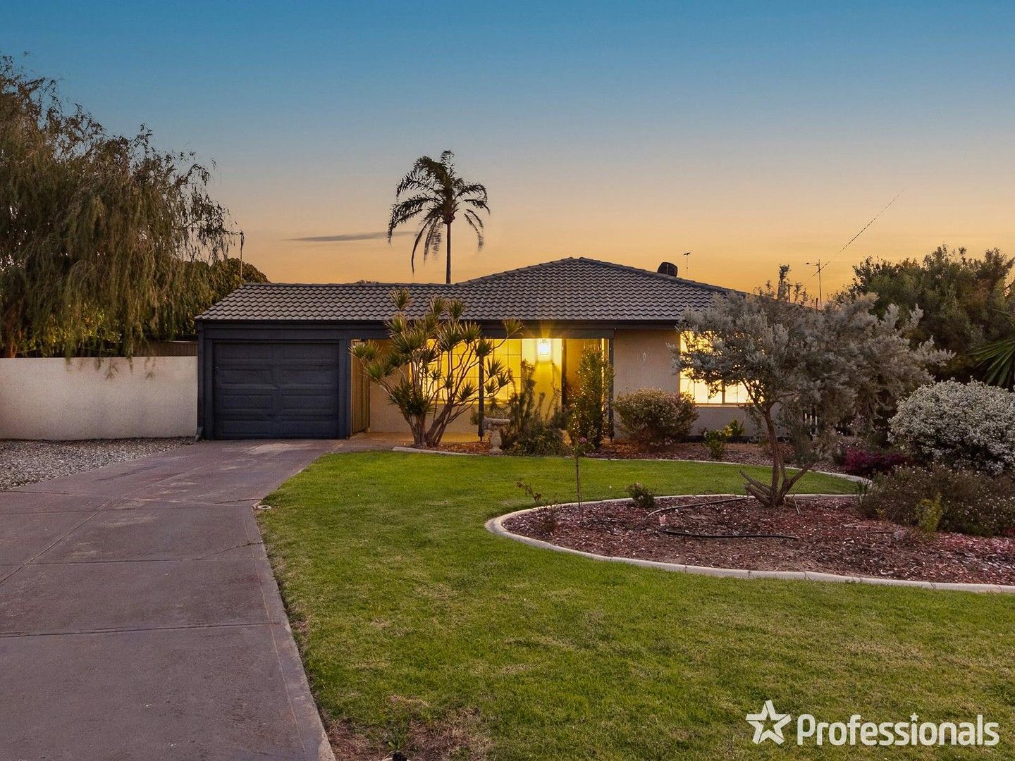 10 Kensington Court, Cooloongup WA 6168, Image 0