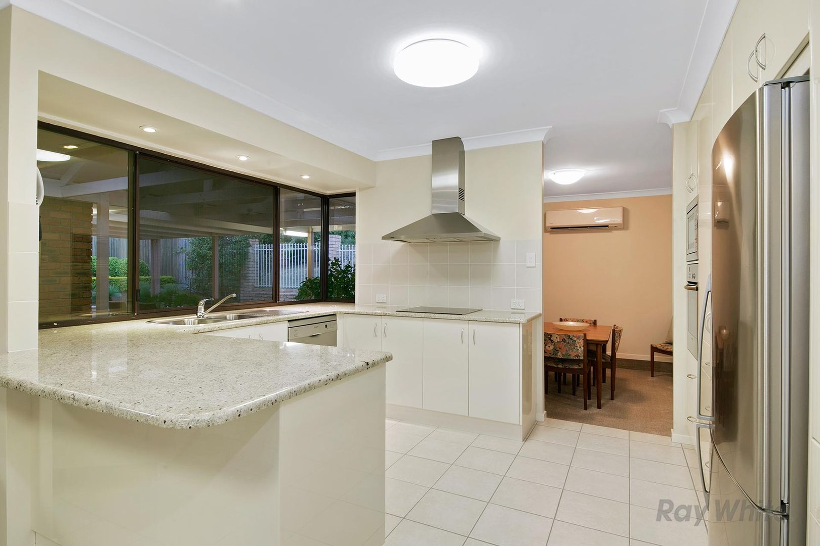 5 Stanton Court, Eight Mile Plains QLD 4113, Image 1