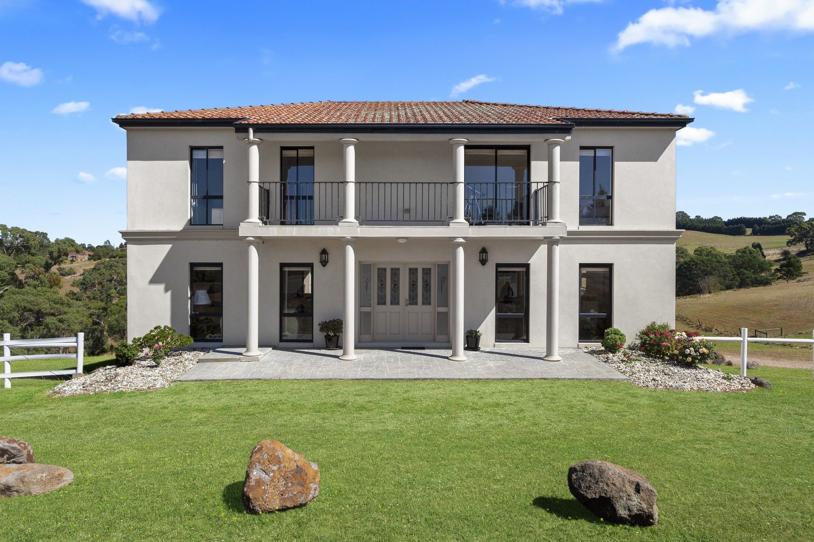 5 bedrooms House in 7 Ironbark Court WALLAN VIC, 3756