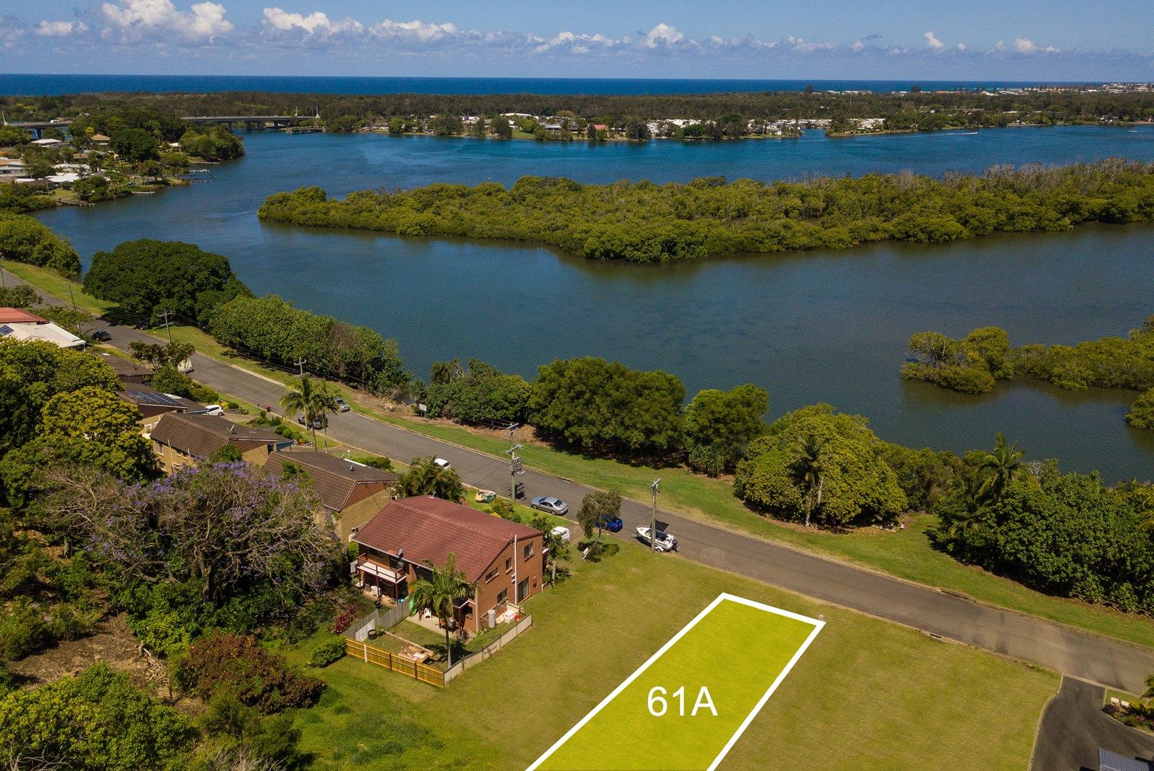 61A Bimbadeen Avenue, Banora Point NSW 2486, Image 2