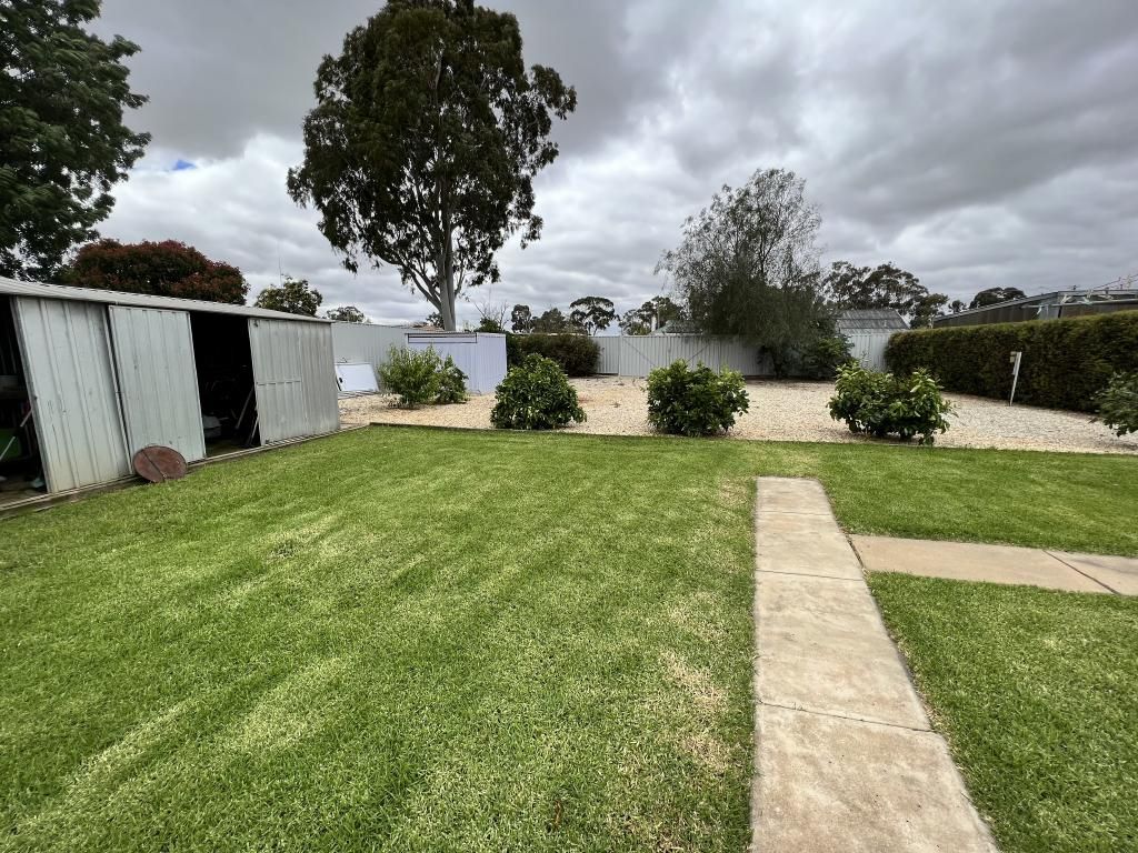 100 Denison St, Finley NSW 2713, Image 2