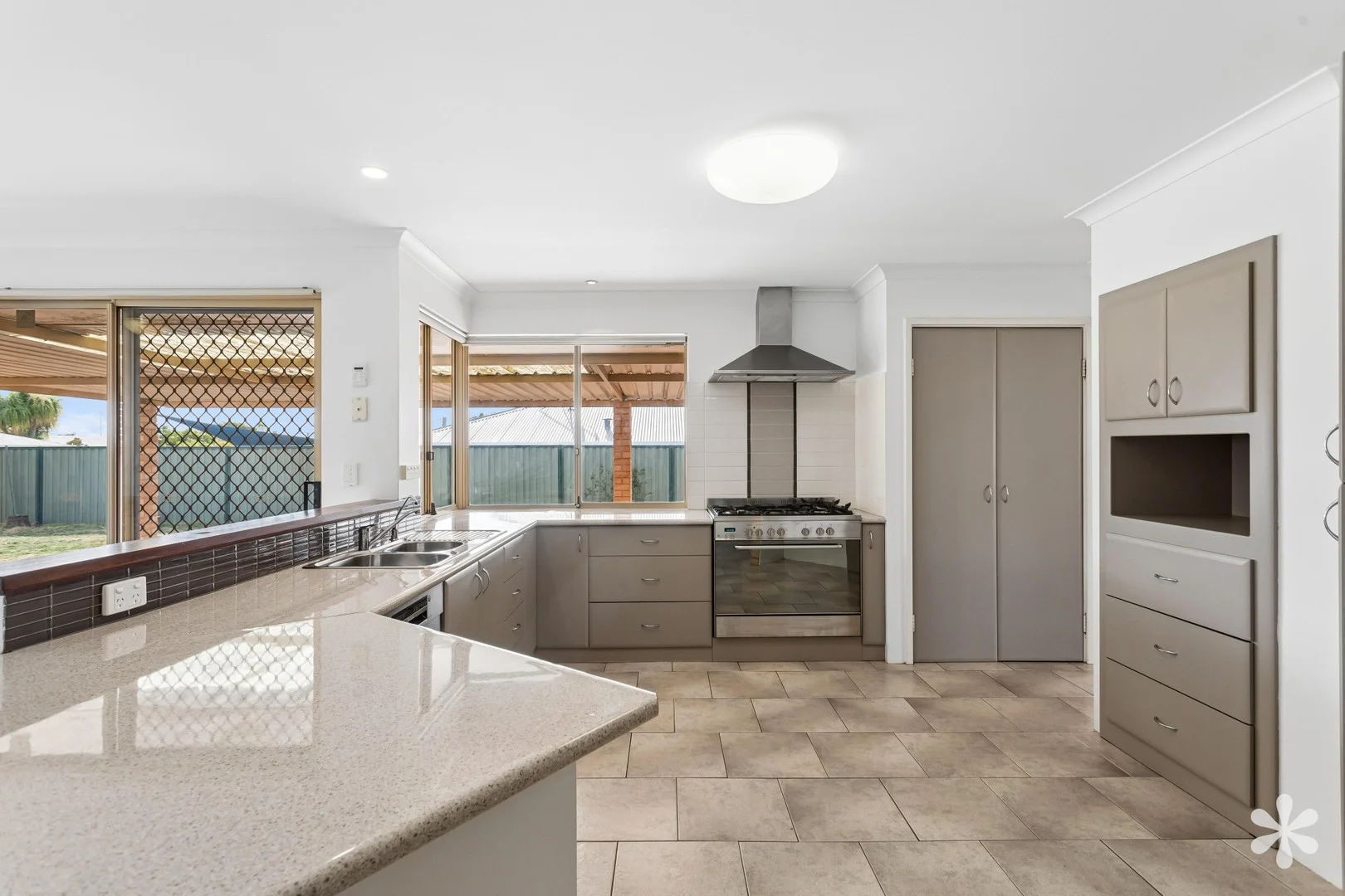 18 Bucknell Place, Swan View WA 6056