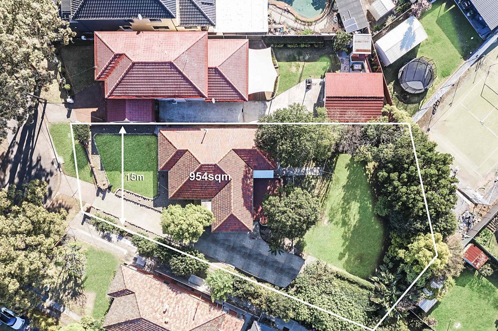 3 bedrooms House in 31 Westbrook Street BEVERLY HILLS NSW, 2209
