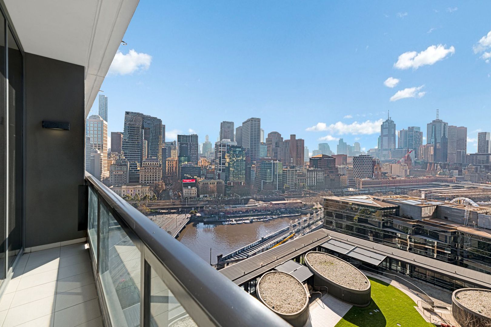 1605/1 Freshwater Place, Southbank Property History & Address Research Domain