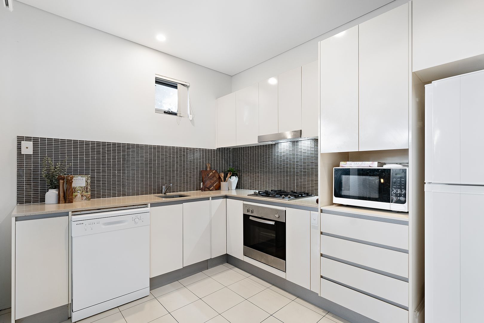 3/12-14 Loftus Street, Wollongong NSW 2500, Image 2