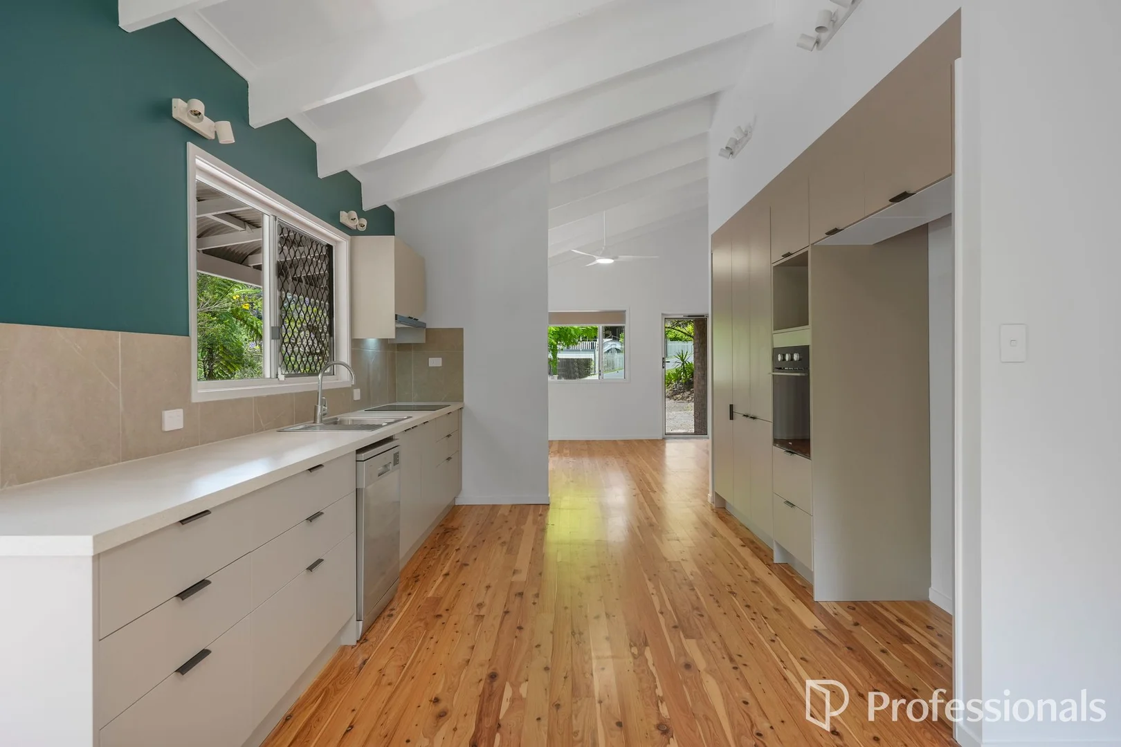 49 Long Rd, Tamborine Mountain QLD 4272 - House For Rent | Domain