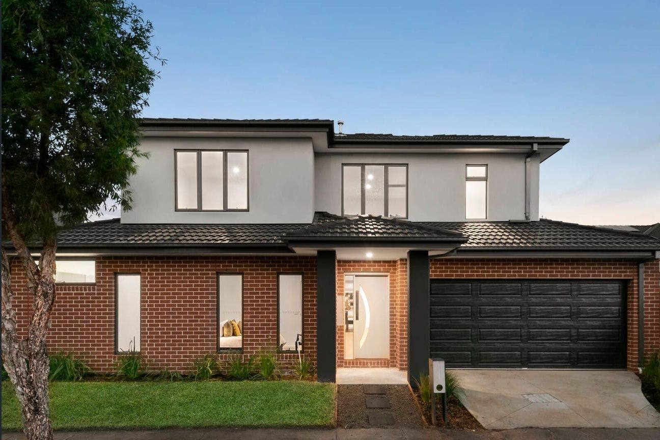4 bedrooms Townhouse in 20B Horsmunden Road MOORABBIN VIC, 3189