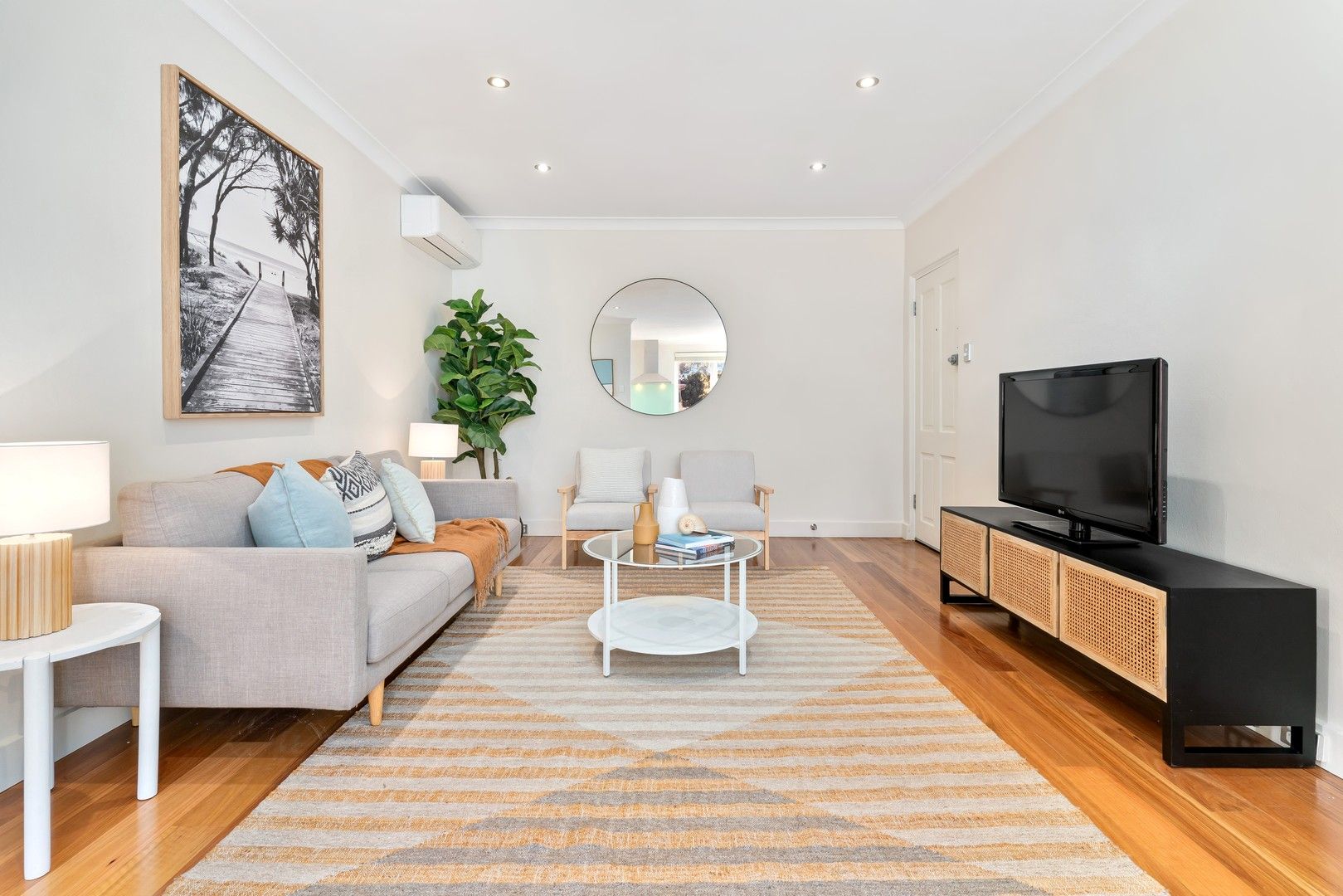 2 bedrooms Apartment / Unit / Flat in 8/22 Hill Street WOOLOOWARE NSW, 2230