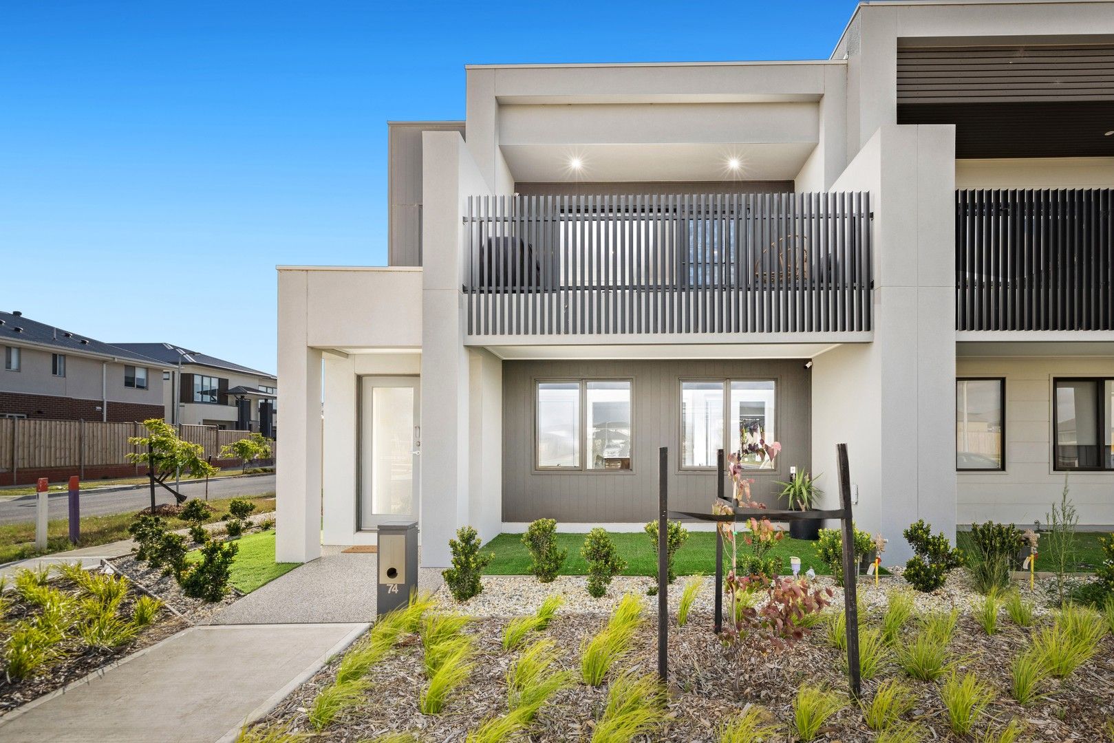 3 bedrooms Townhouse in 74 Alexander Boulevard CLYDE NORTH VIC, 3978