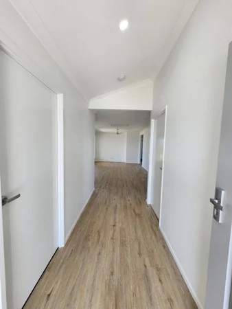 Additional image 10 of 23 Regal Circuit, Beaconsfield QLD 4740