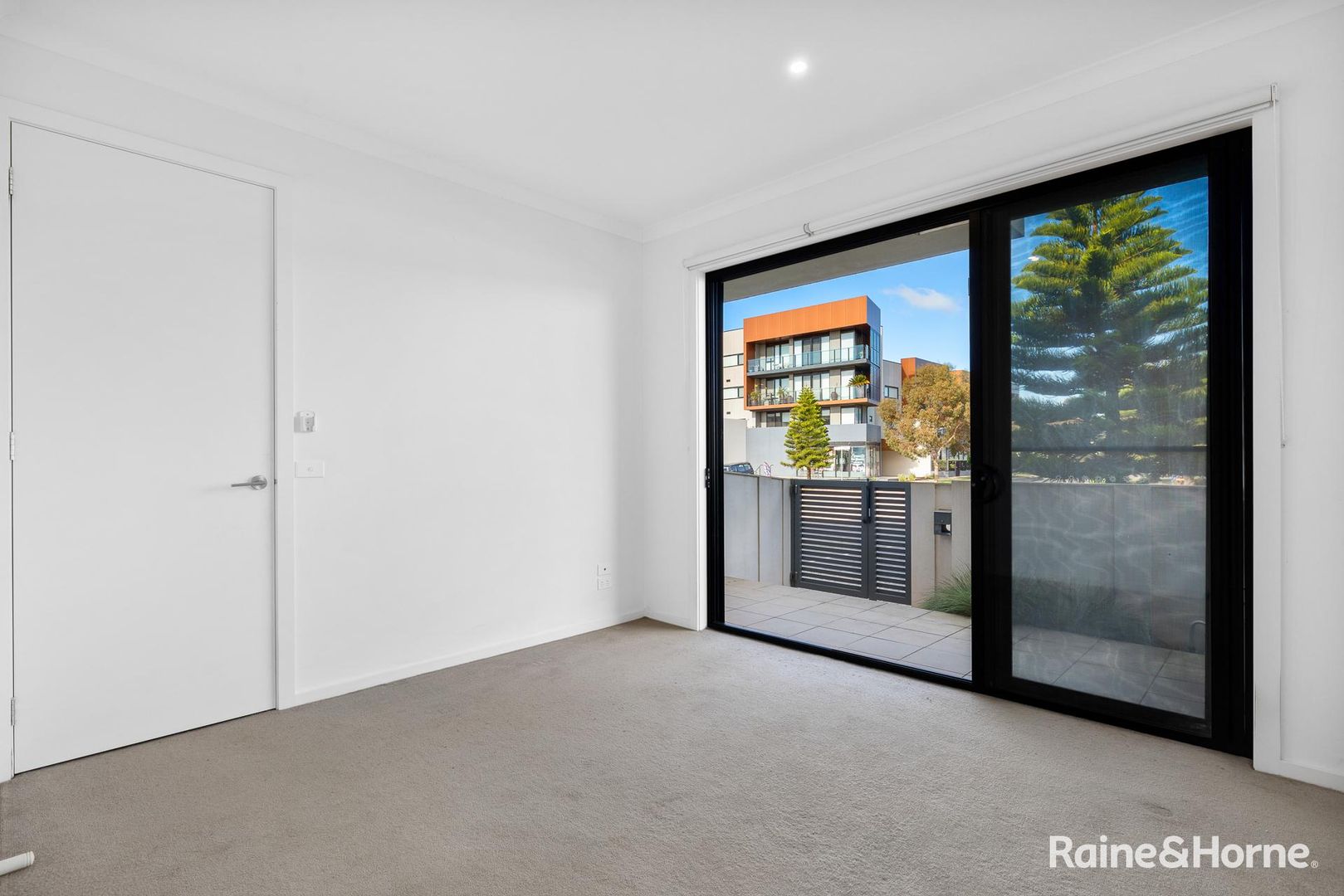 19 Quay Boulevard, Werribee South VIC 3030, Image 2