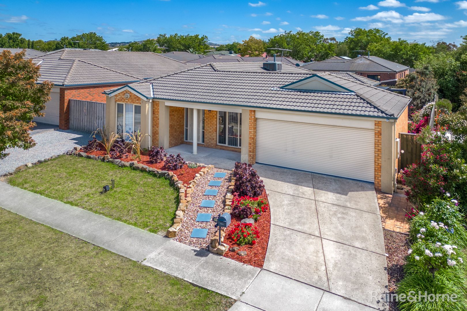 25 Burge Drive, Sunbury VIC 3429, Image 1