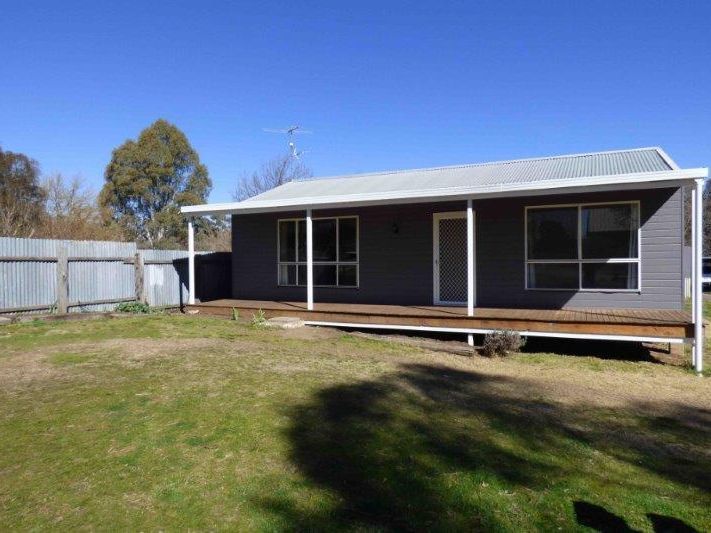 2 bedrooms House in A/192 Neill Street HARDEN NSW, 2587