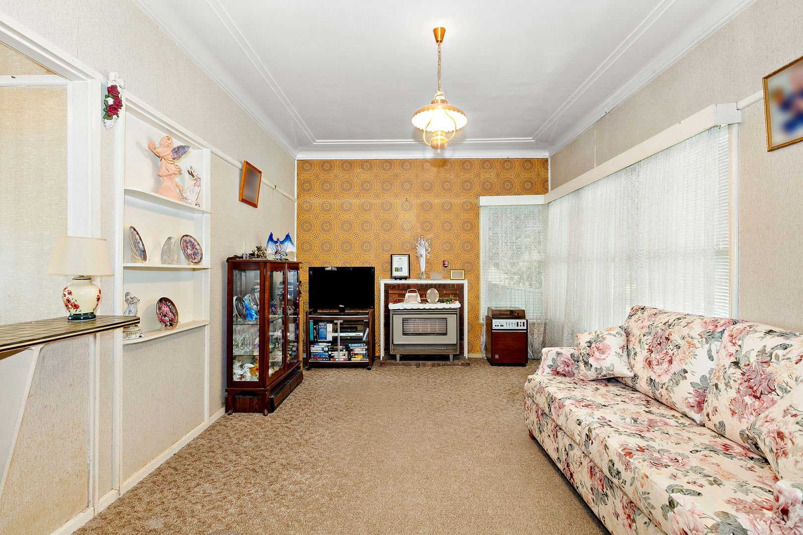 58 Farnsworth Avenue, Campbelltown NSW 2560, Image 2