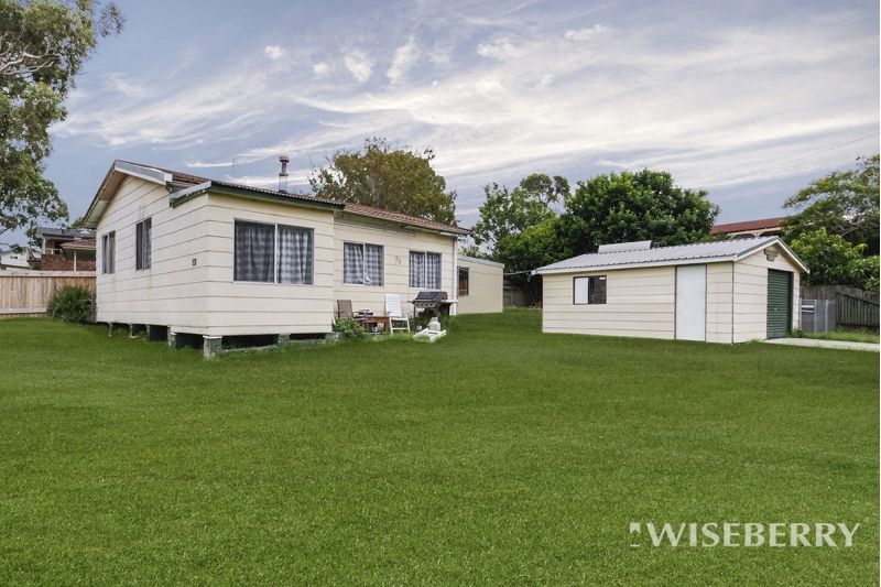 28 Waverley Road, Mannering Park NSW 2259, Image 0