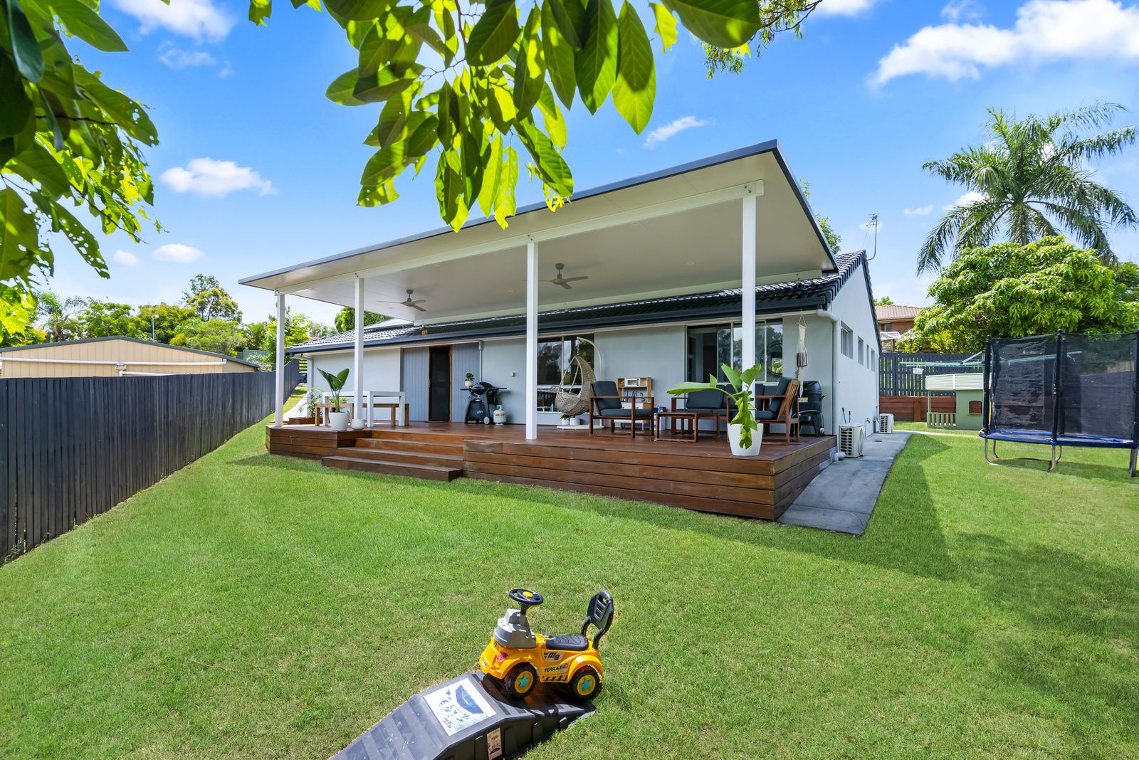 4 Magill Court, Carrara QLD 4211, Image 0