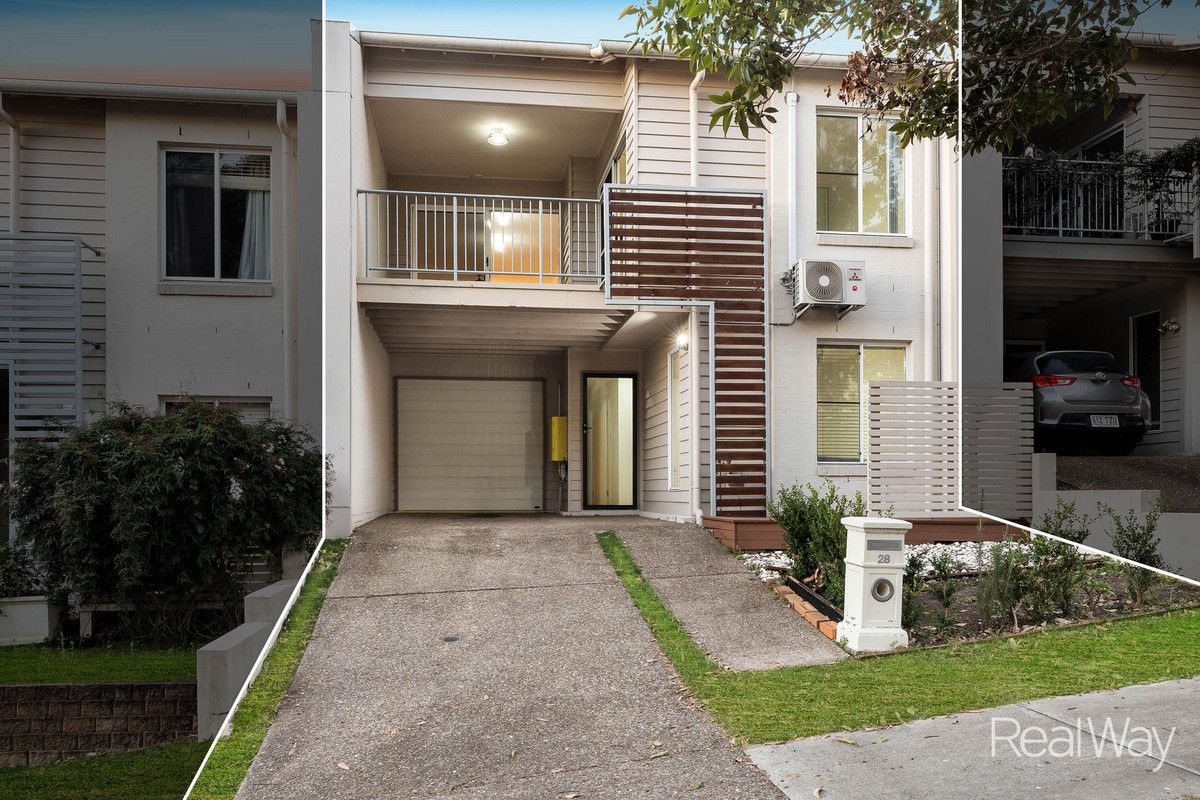 5 bedrooms House in 28 Park Edge Drive SPRINGFIELD LAKES QLD, 4300