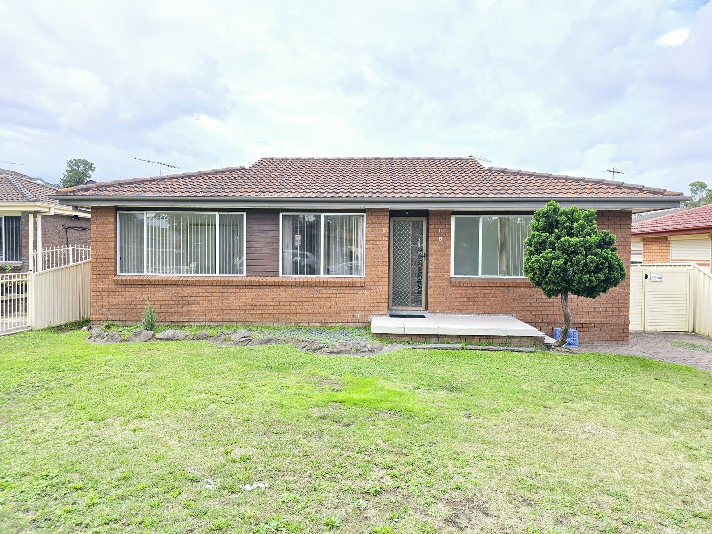 6 Coolatai Crescent, Bossley Park NSW 2176, Image 0