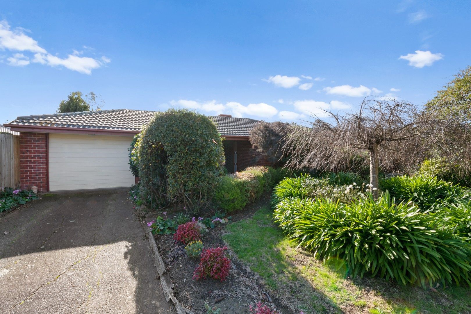 3 bedrooms House in 29 Strathavan Drive BERWICK VIC, 3806