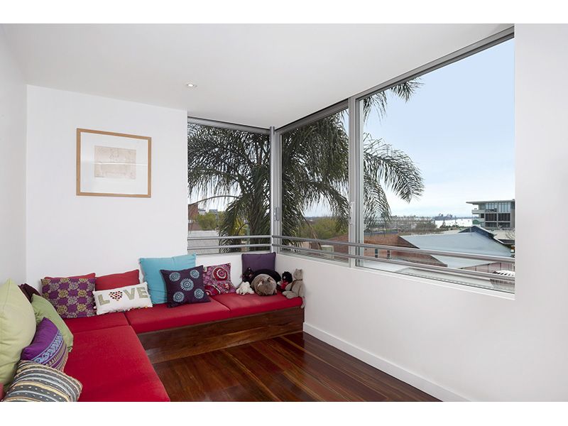 38 Perkins Street, NEWCASTLE NSW 2300, Image 2