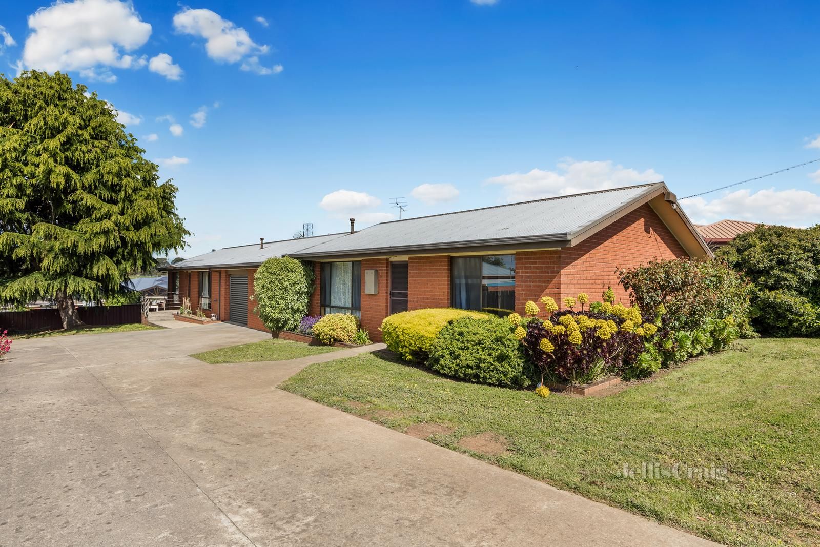 1 & 2/39 Caroline Chisholm Drive, Kyneton VIC 3444, Image 0