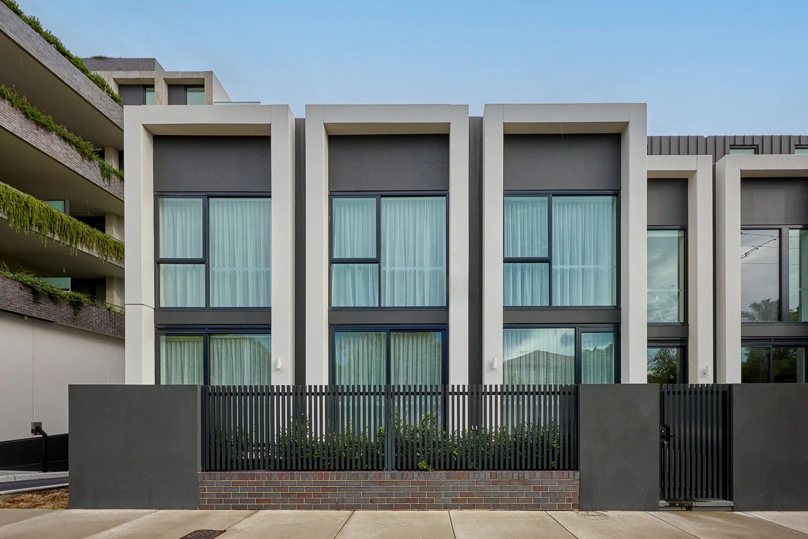 2/82 Holyrood Street, Hampton VIC 3188