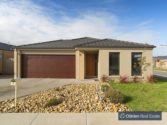 8 Heathfield Lane, Officer VIC 3809