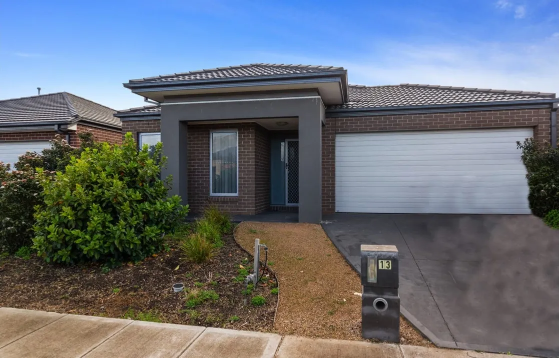 Spacious Family Home with Lifestyle Perks in Saltwater Coast Estate, Point Cook
