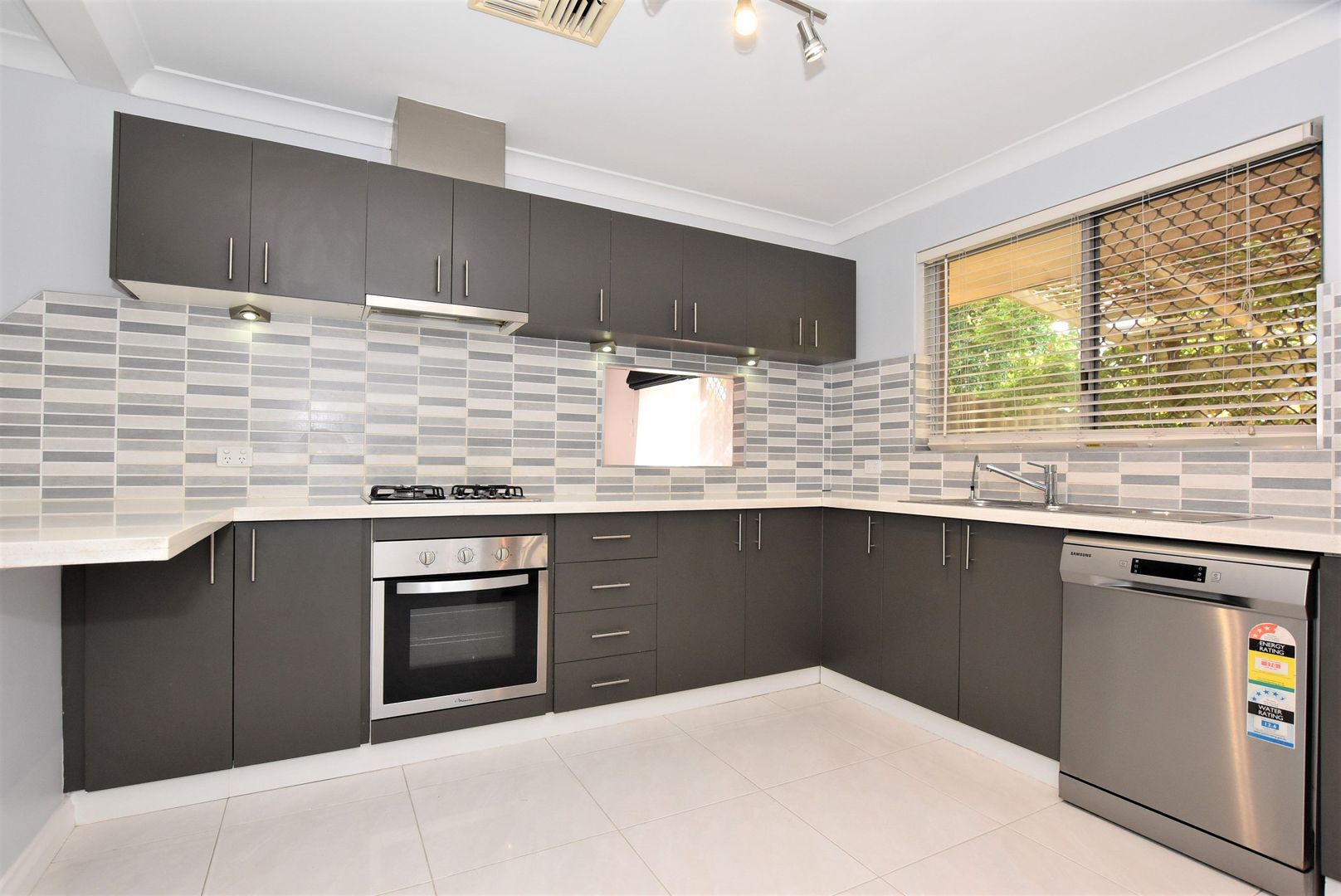 3 bedrooms House in 22 Abbott Way SWAN VIEW WA, 6056