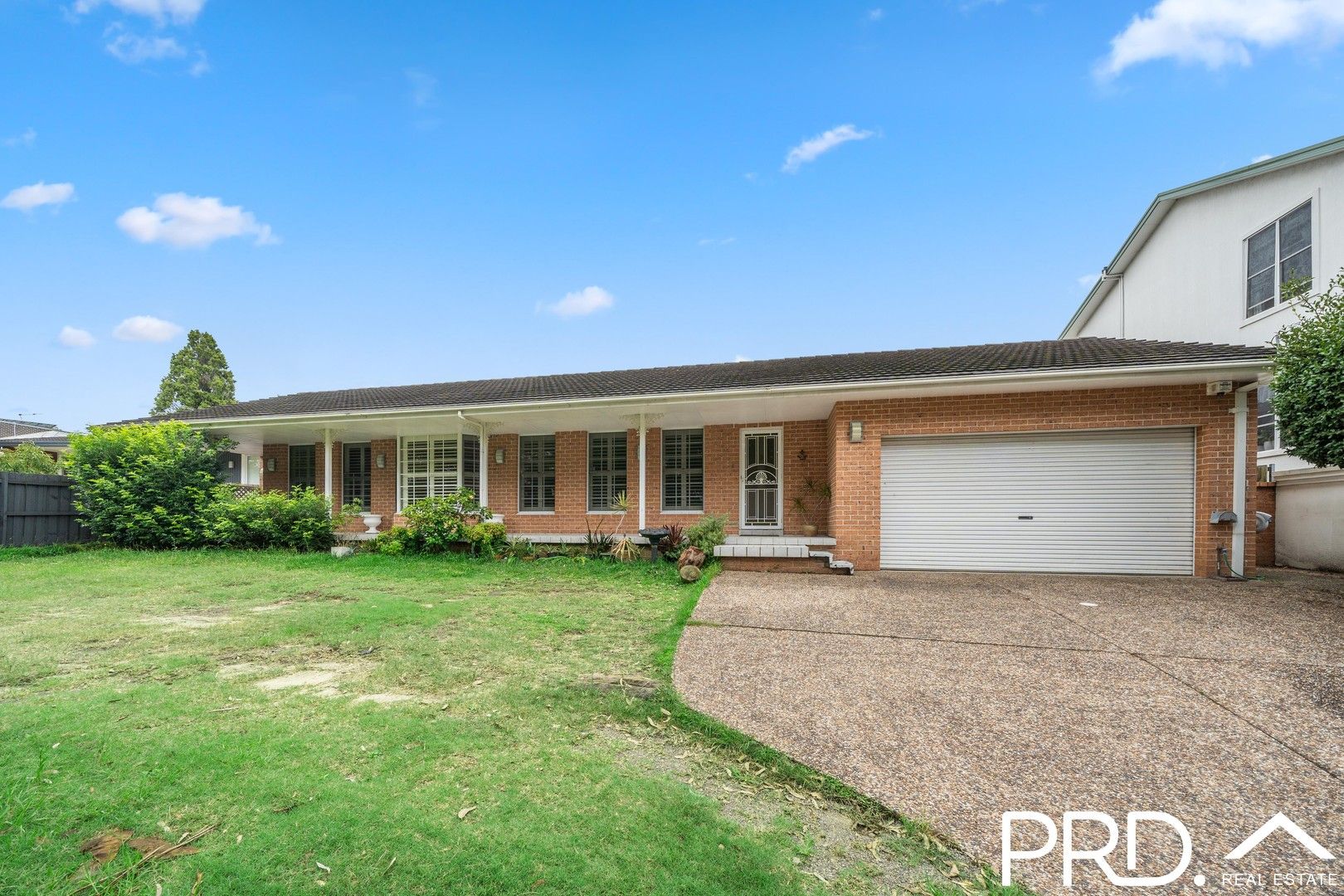 4 bedrooms House in 789 Henry Lawson Drive PICNIC POINT NSW, 2213