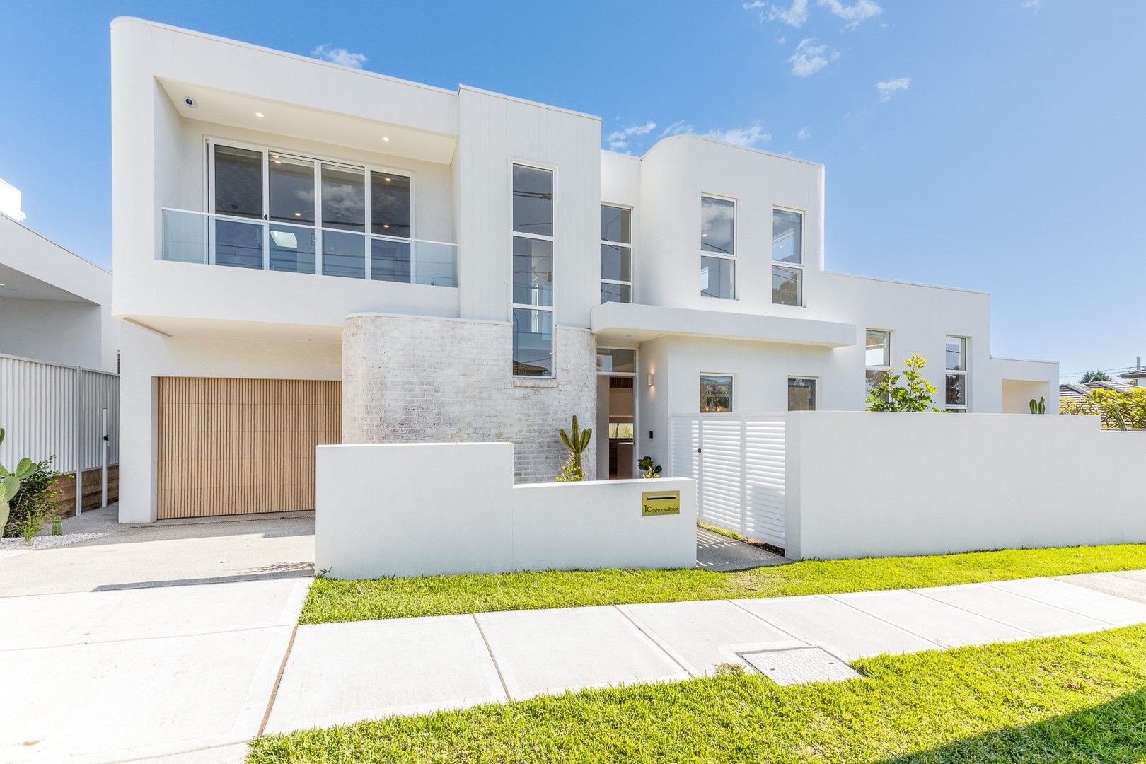 4 bedrooms House in 1c Sylvania Road SYLVANIA NSW, 2224