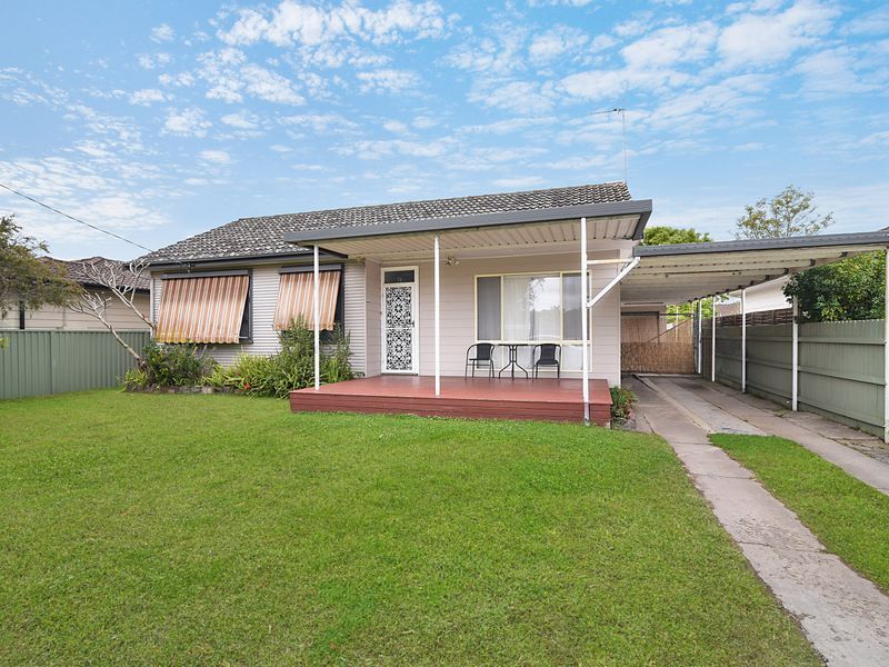 19 Vernon Avenue, Gorokan NSW 2263, Image 0