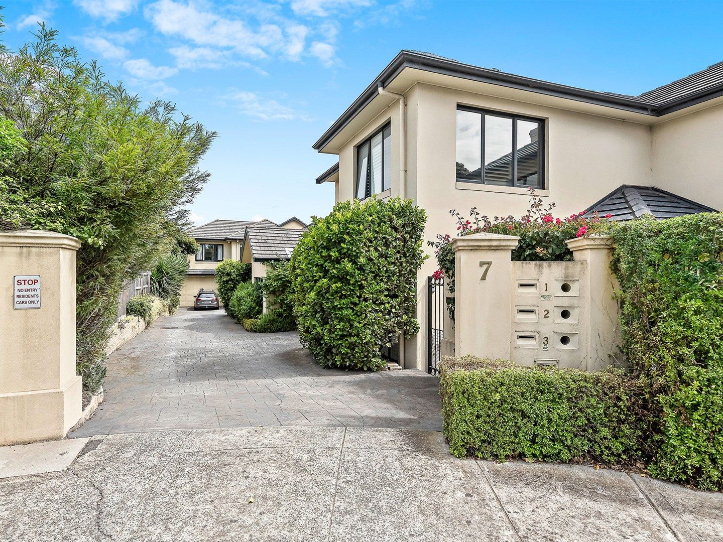 3 bedrooms Townhouse in 2/7 Matthews Court BRIGHTON EAST VIC, 3187