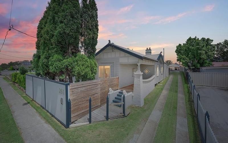 4 bedrooms House in 261 Newcastle Street EAST MAITLAND NSW, 2323