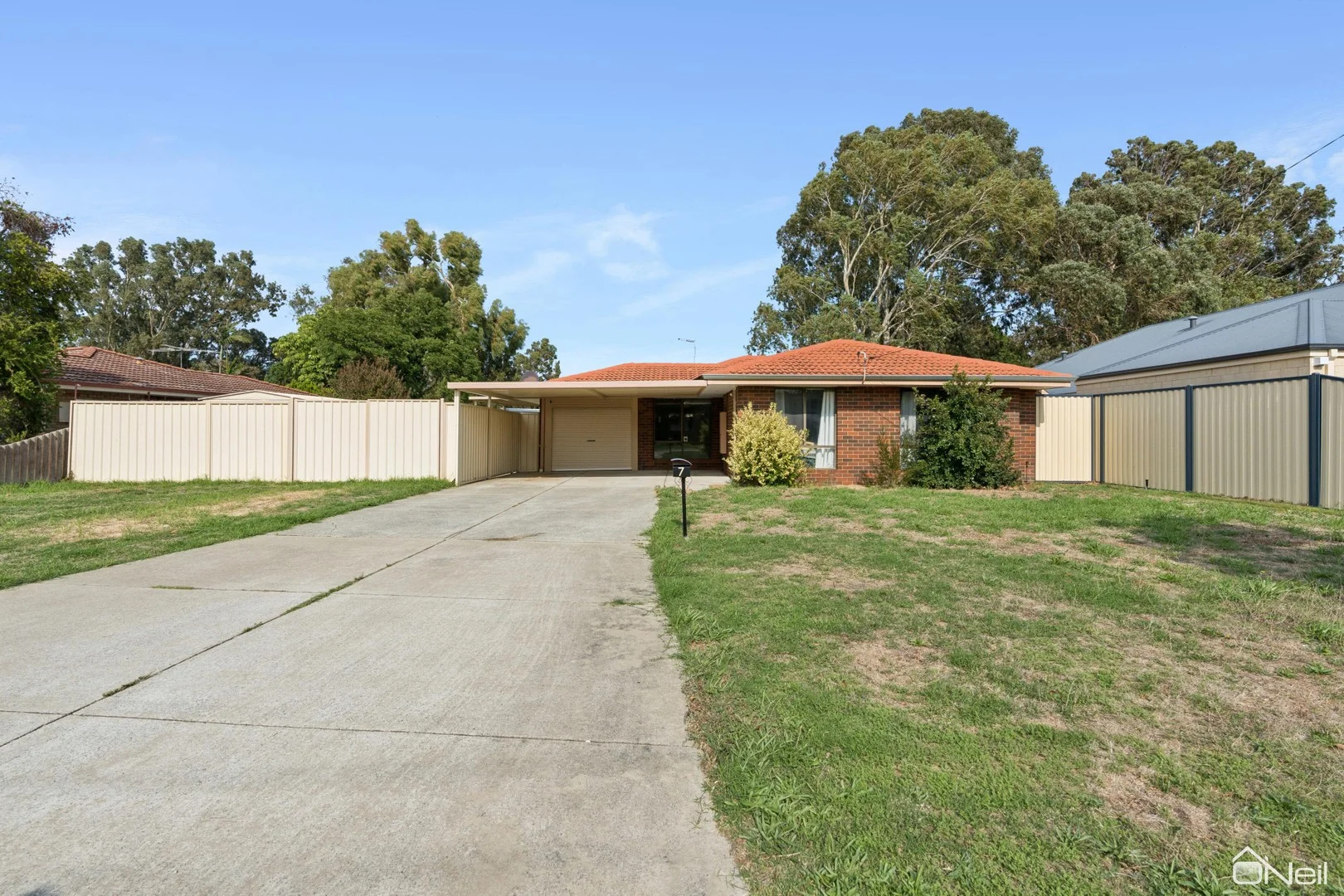 Primary image of 7 Montrose Circle, Camillo WA 6111