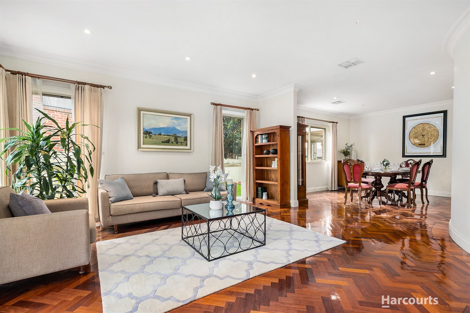 18 Huntingfield Court, Carnegie VIC 3163, Image 2