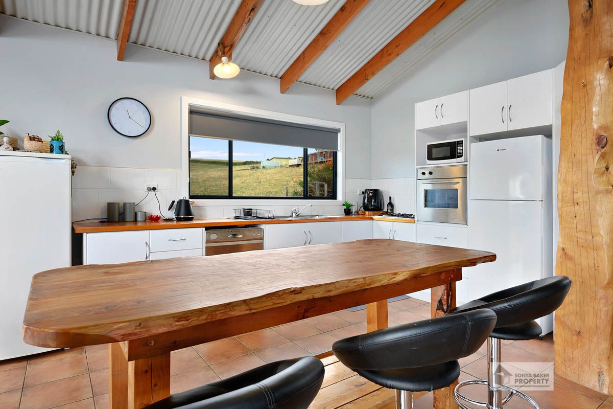 453 Preolenna Road, Flowerdale TAS 7325, Image 2