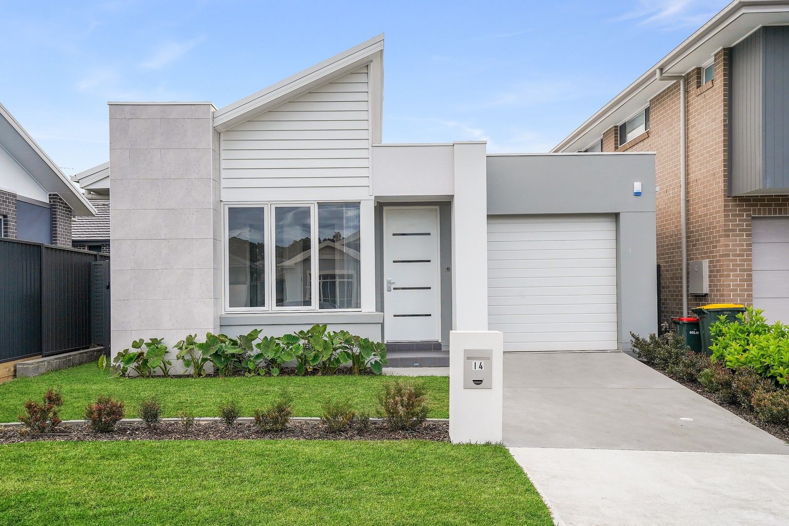 4 bedrooms House in 14 Chaikin Avenue ORAN PARK NSW, 2570