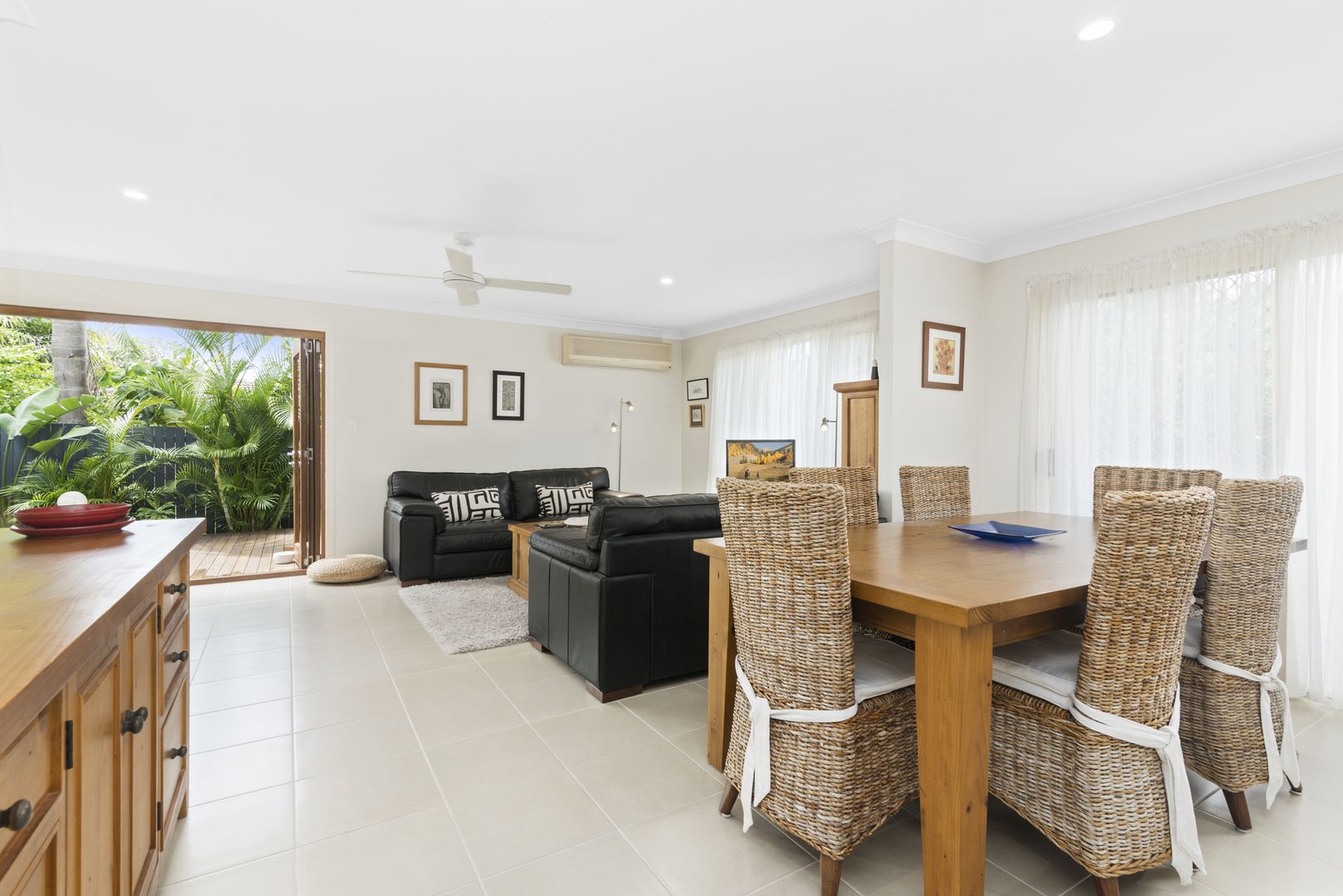 2/63 Laguna Avenue, Palm Beach QLD 4221, Image 2