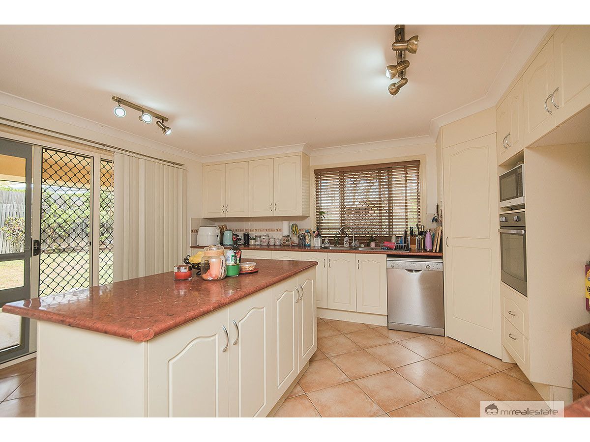 7 Jacaranda Place, Norman Gardens QLD 4701, Image 2