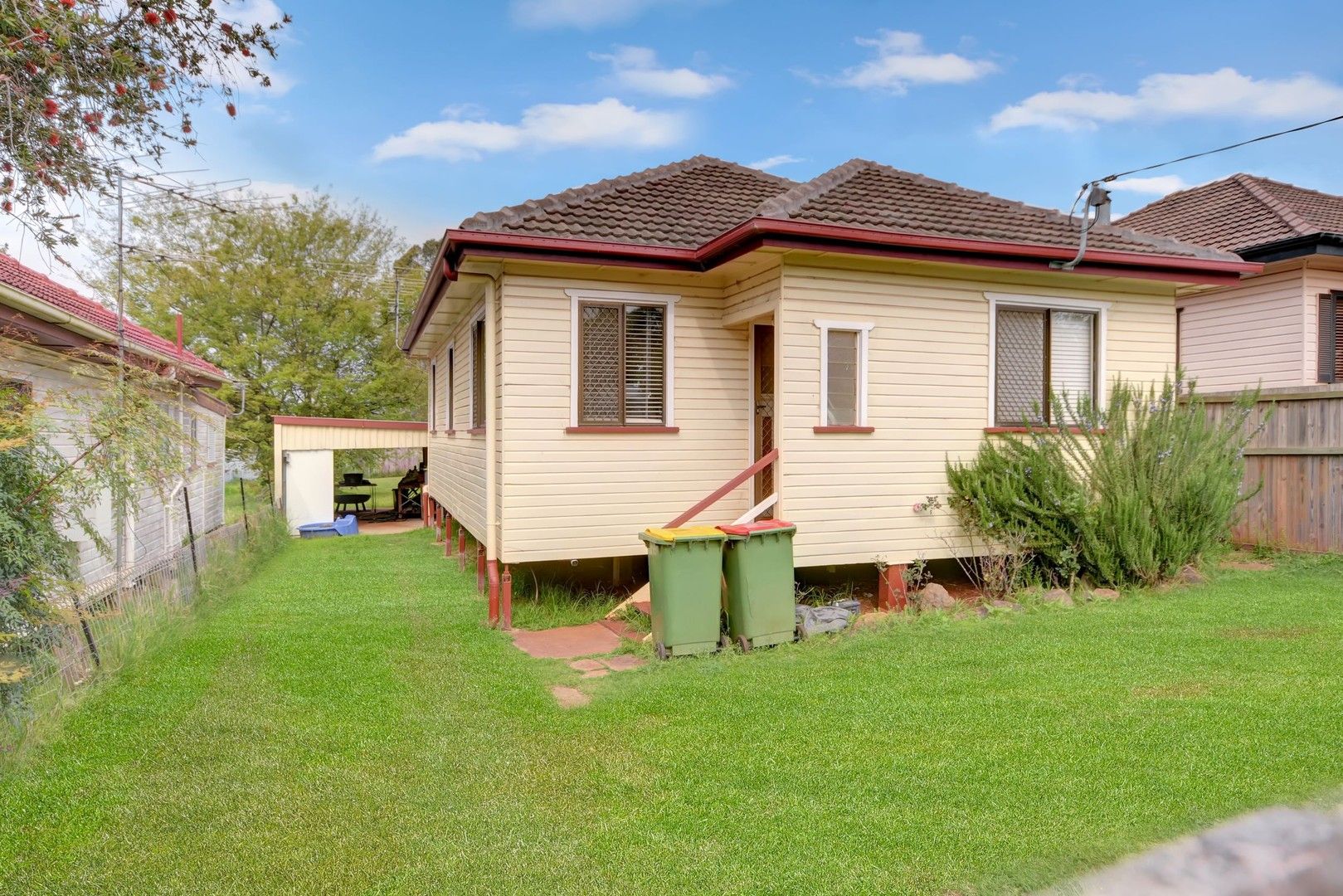 2 bedrooms House in 6 Dodd Street NEWTOWN QLD, 4350