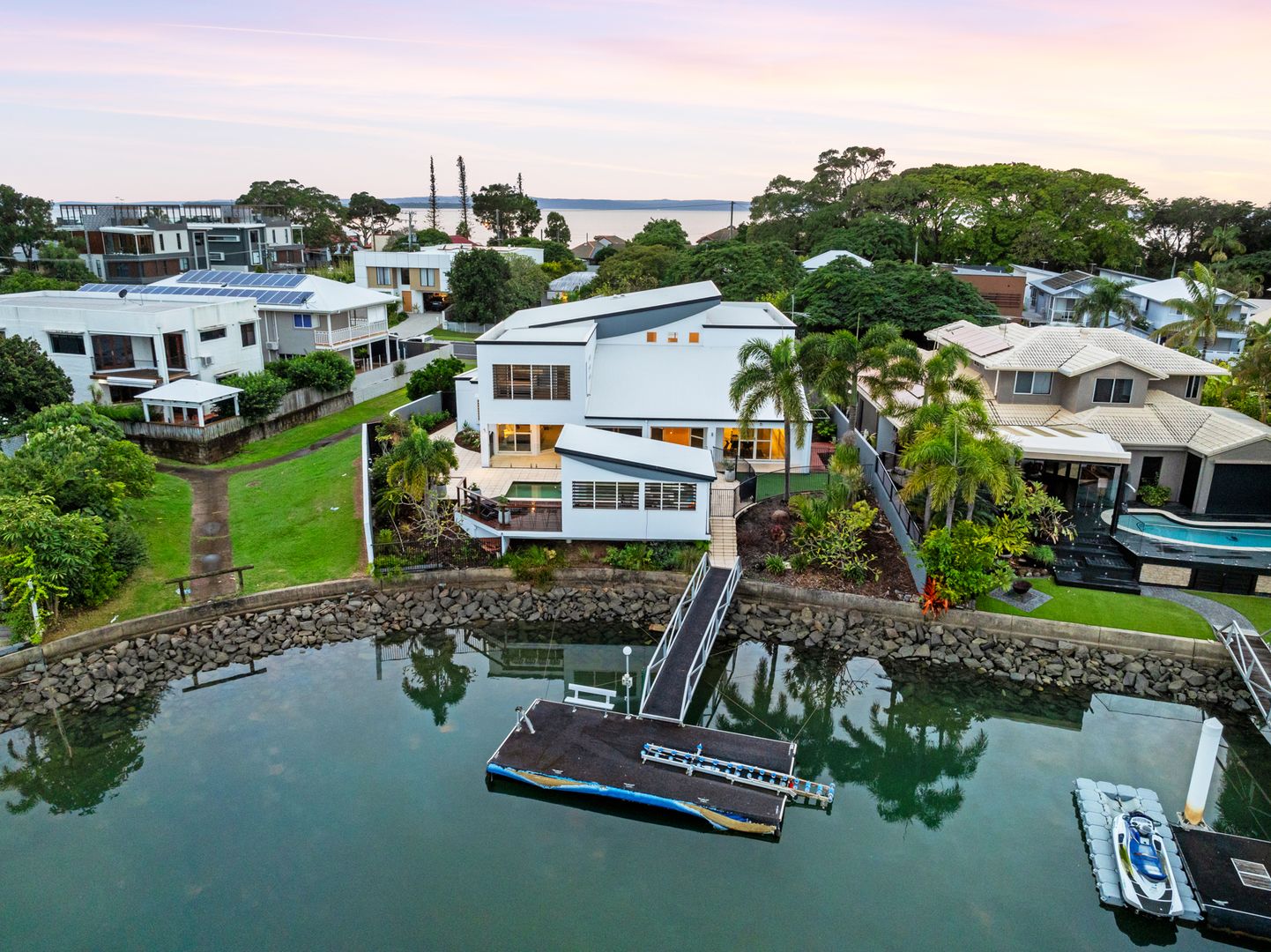 20 Little Shore Street, Raby Bay QLD 4163, Image 2