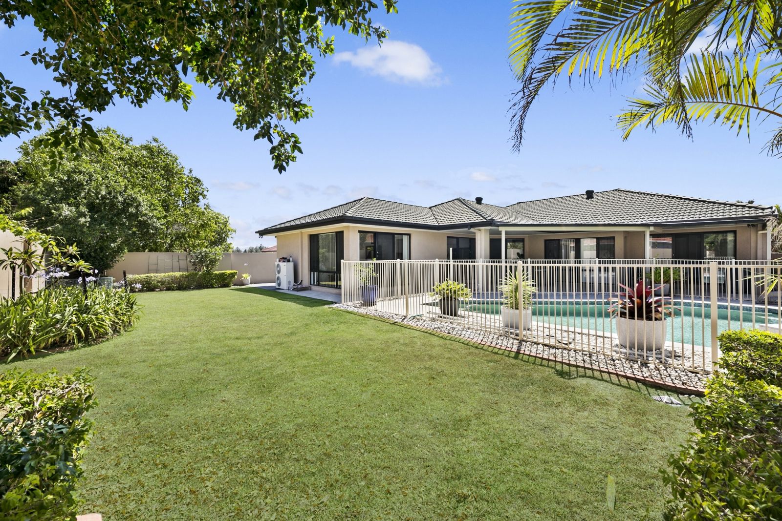 38 Maltravers Drive, Arundel QLD 4214, Image 1