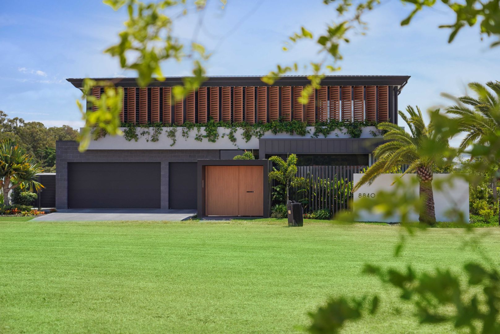 8840 The Point Circuit, Sanctuary Cove QLD 4212 Domain