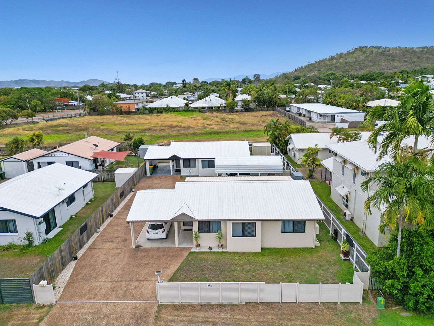 1 & 2/12 Tuffley Street, West End QLD 4810, Image 1