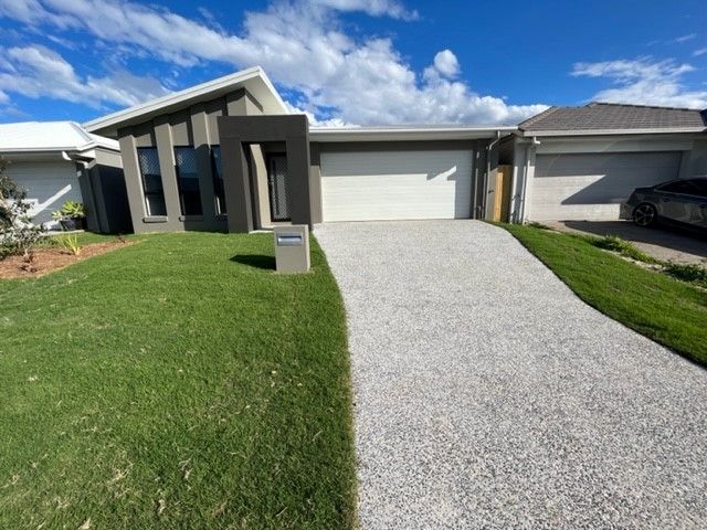 4 bedrooms House in 3 Dorset Street PIMPAMA QLD, 4209