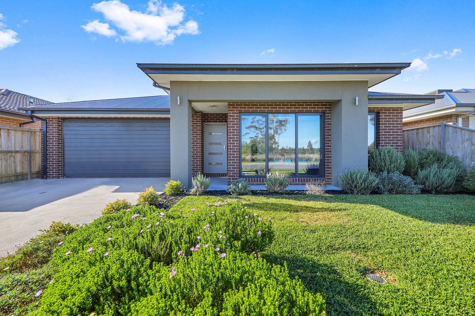 11 Beech Street, Drouin VIC 3818, Image 0