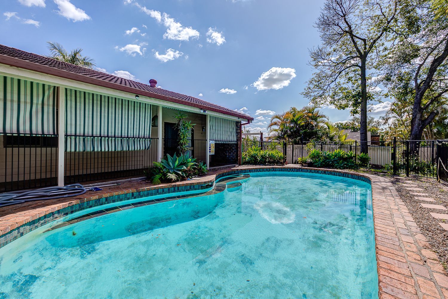 5 bedrooms House in 24 Greenview Avenue ROCHEDALE SOUTH QLD, 4123