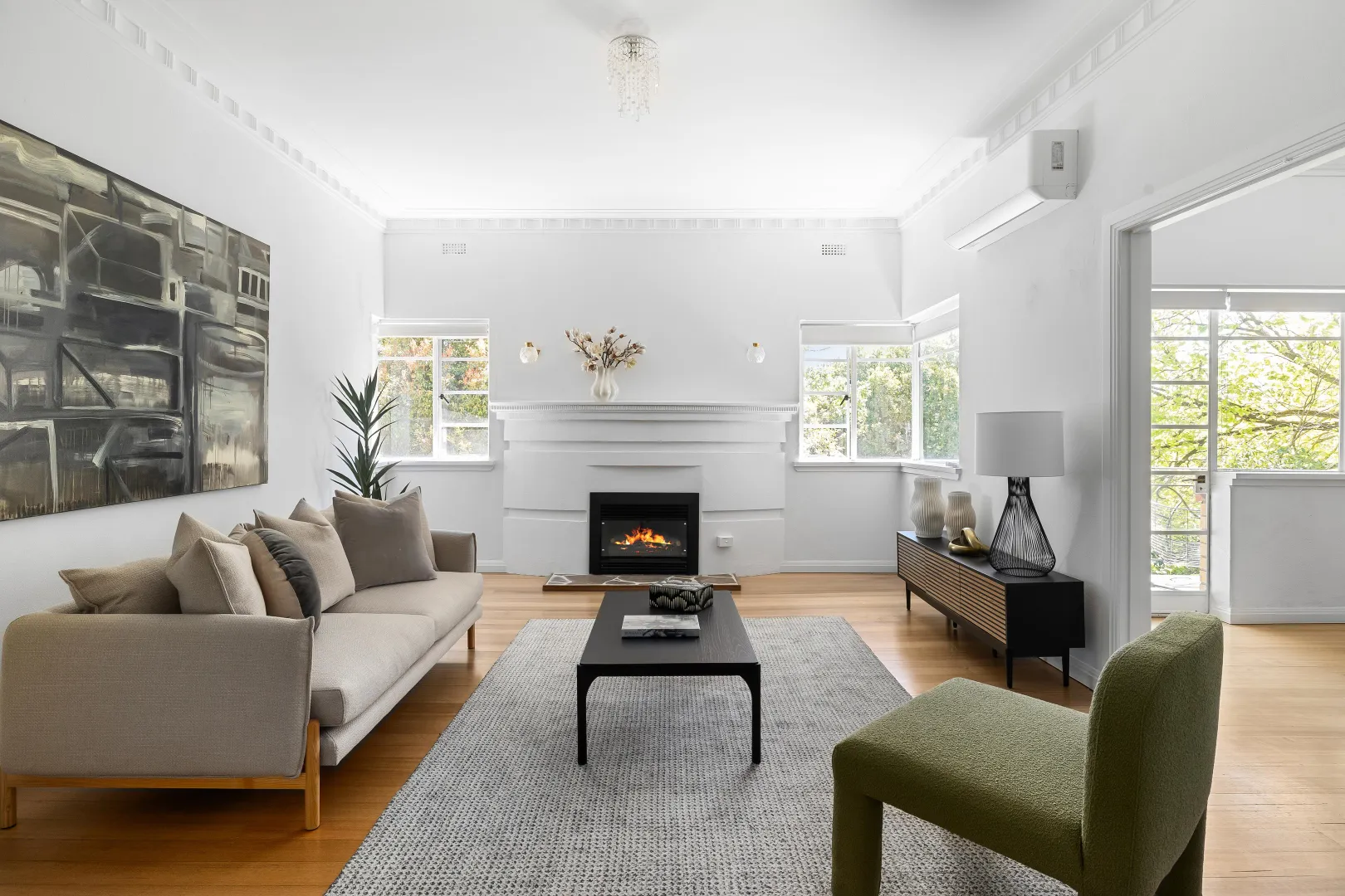 "Deauville" Spacious Art Deco Living in Boutique Toorak Setting, Toorak