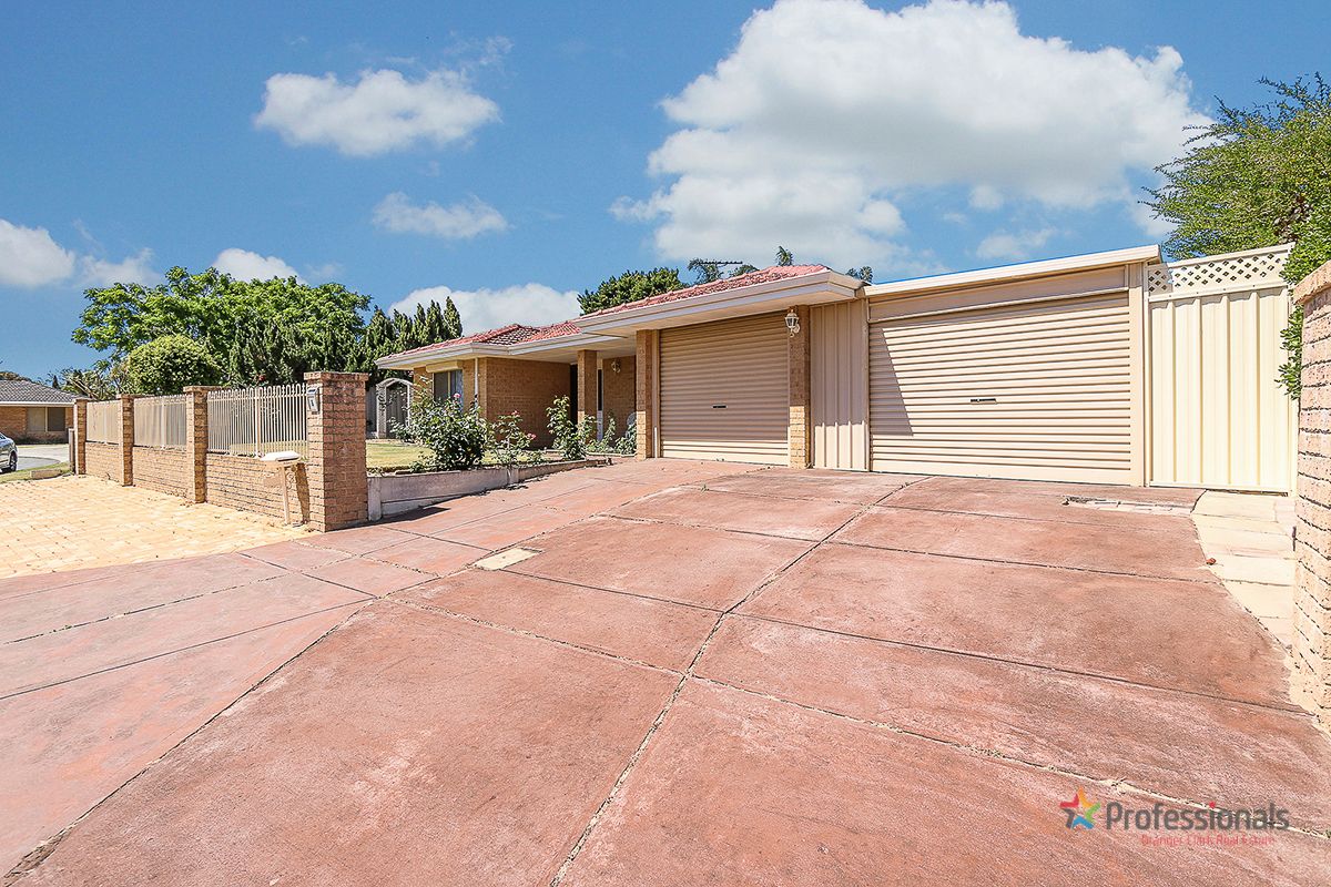 6 Monstera Court, Alexander Heights WA 6064, Image 2